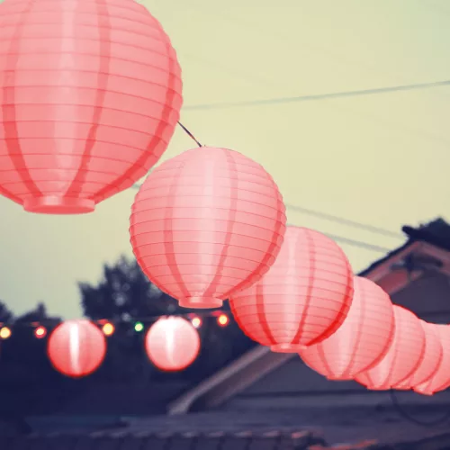 Family 11399RD LED-es lampion - 1 LED - piros - 2 x AAA