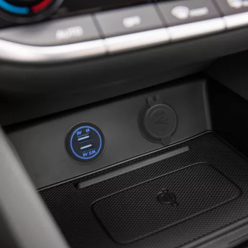 MNC 54926BL Szivargyújtó helyére beépíthető USB aljzat,