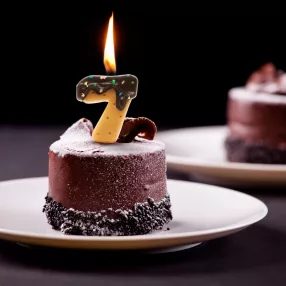 Family 57504-7 Gyertya - számsütemény