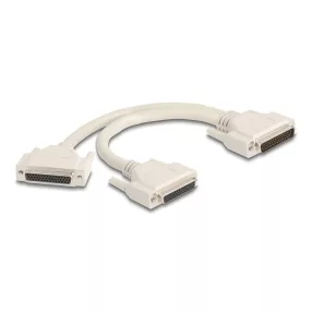   Delock Y osztott kábeles adapter D-Sub HD 44 tűs apa - 2 x D-Sub HD 44 tűs anya csavarokkal 30 cm (DL-67172)
