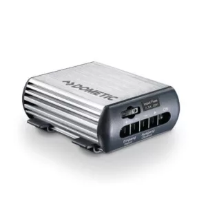   Dometic PerfectCharge DCDC 06 feszültségátalakító 6A, 24V-ról 12V-ra (DOM-040-999)