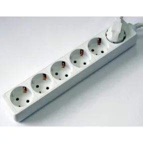 Well EL-TCD-630W H6-3m Hat férőhelyes földelt elosztó.