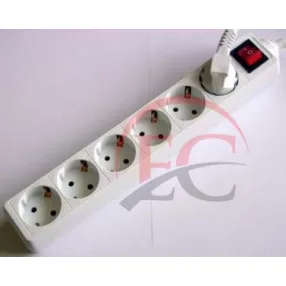   Well EXTS-6S3M-SW-WL HK6-3m Hat férőhelyes földelt kapcsolós elosztó.